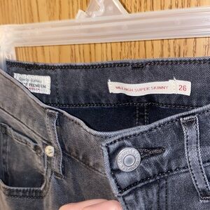 Levi’s Mile High Super Skinny